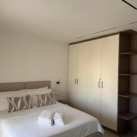 Villa 18 *